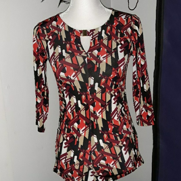 Vince Camuto Tops - Host pick 9 26 19👍 Vince Camuto multicolored top